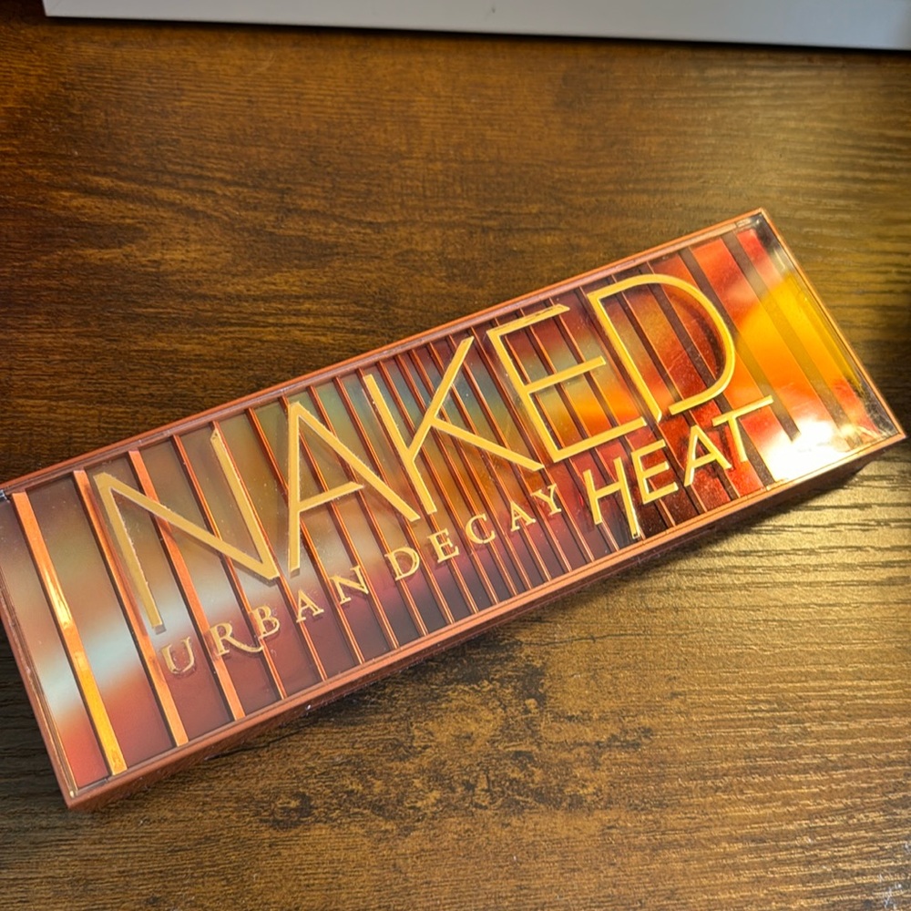 Urban Decay Naked Heat Eyeshadow Palette